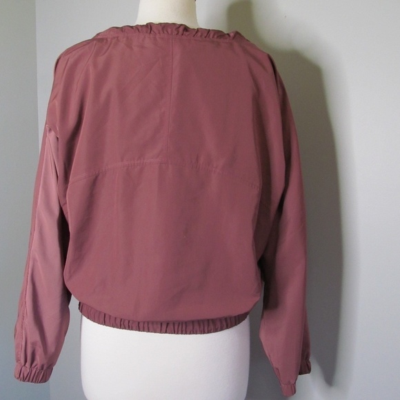 Athleta  Sz M Chill Bomber Cropped Full Zip Water Resistant Windbreaker Jacket - Picture 7 of 12